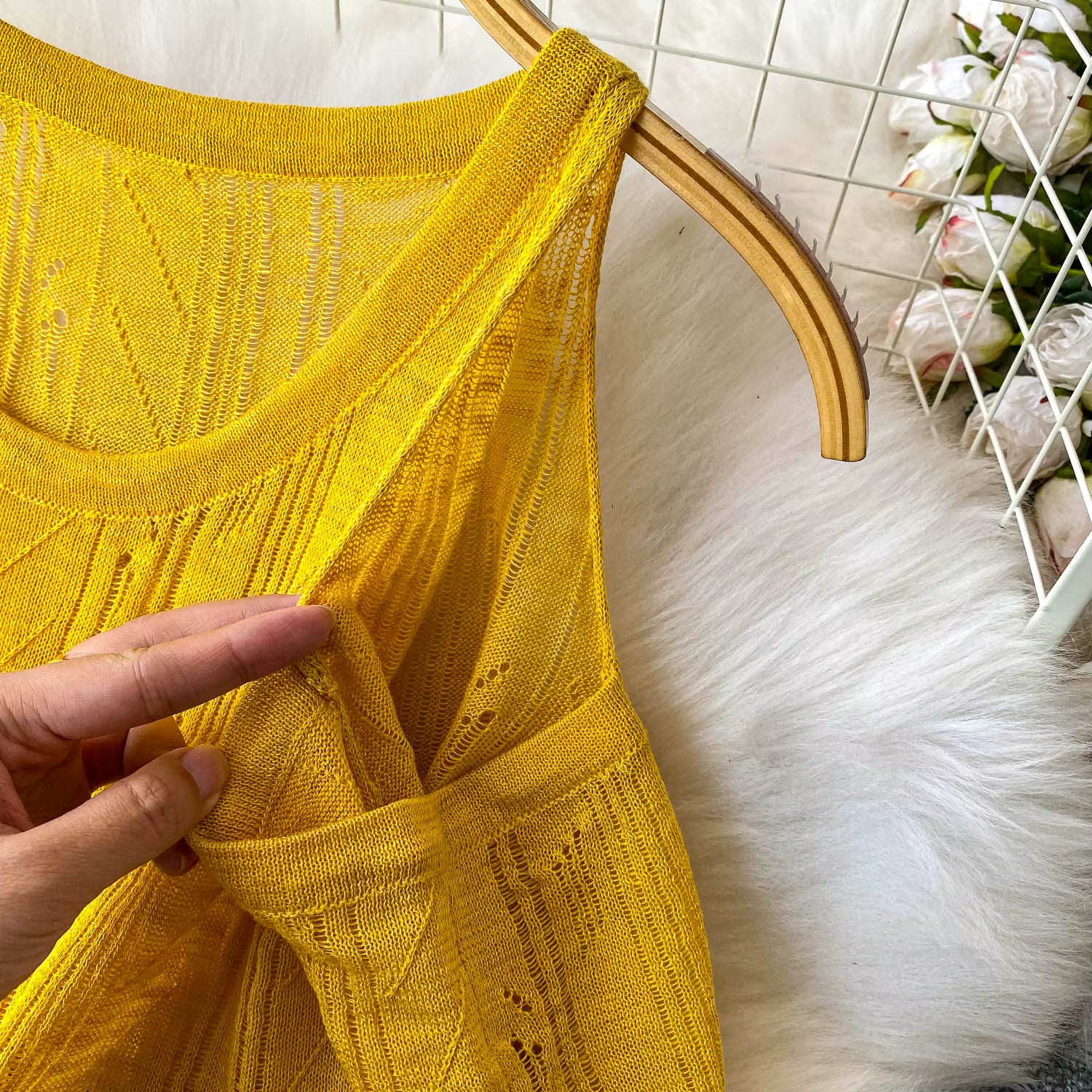 Slimming Knitted Long-Sleeve Pullover with Belt Design for Women Autumn