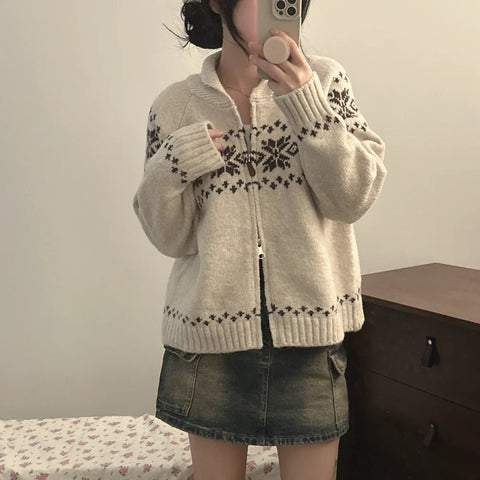 Chic Autumn Winter Loose Fit Long Sve Knitted Sweater Women's Faion Retro Color Blo Design Casual Versatile Outerwear - American Thistle Chic Autumn Winter Loose Fit Long Sve Knitted Sweater Women's Faion Retro Color Blo Design Casual Versatile Outerwear
