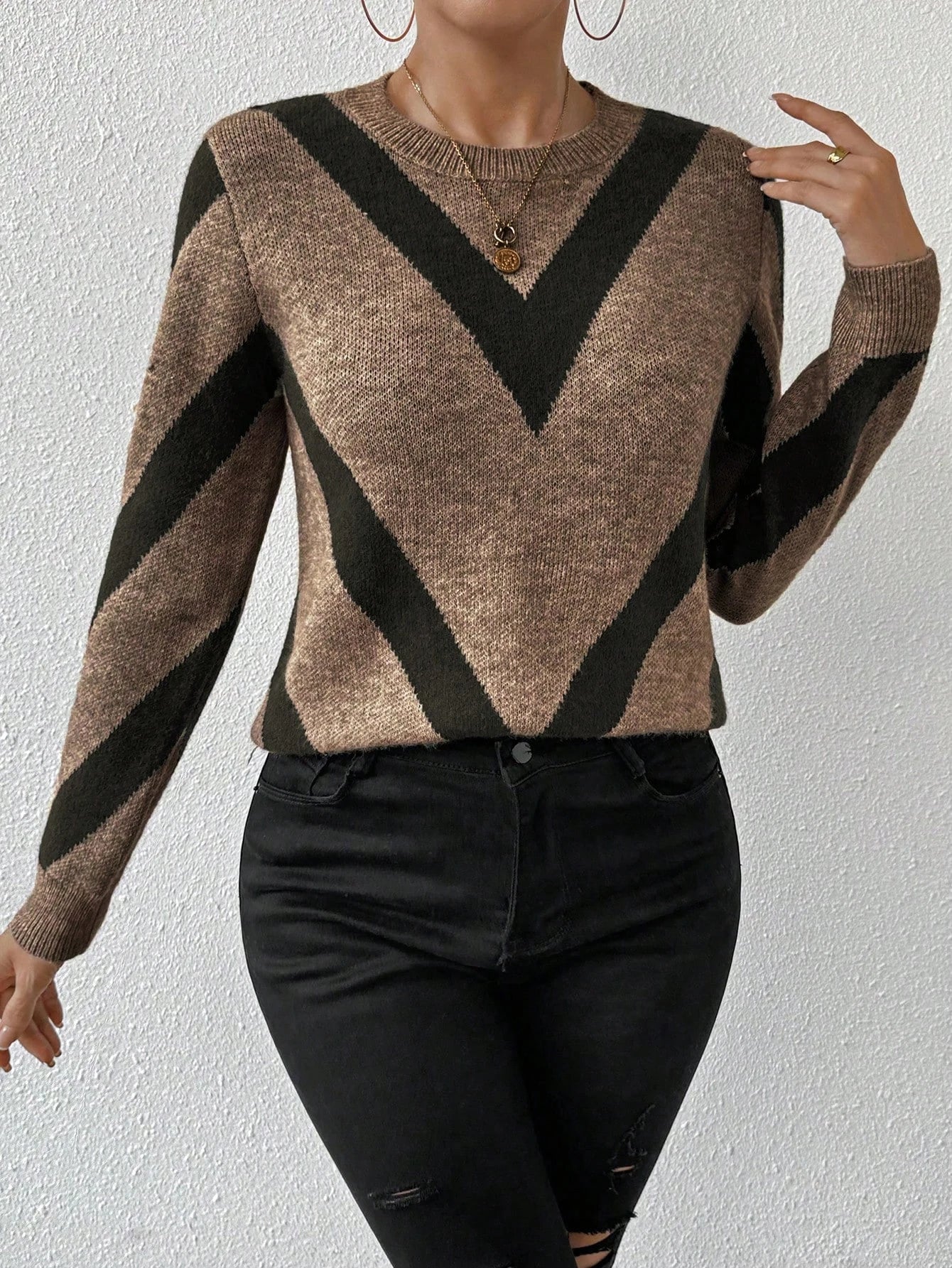 New autumn and winter Geometric Pattern round neck long sleeved knitted sweater - American Thistle New autumn and winter Geometric Pattern round neck long sleeved knitted sweater