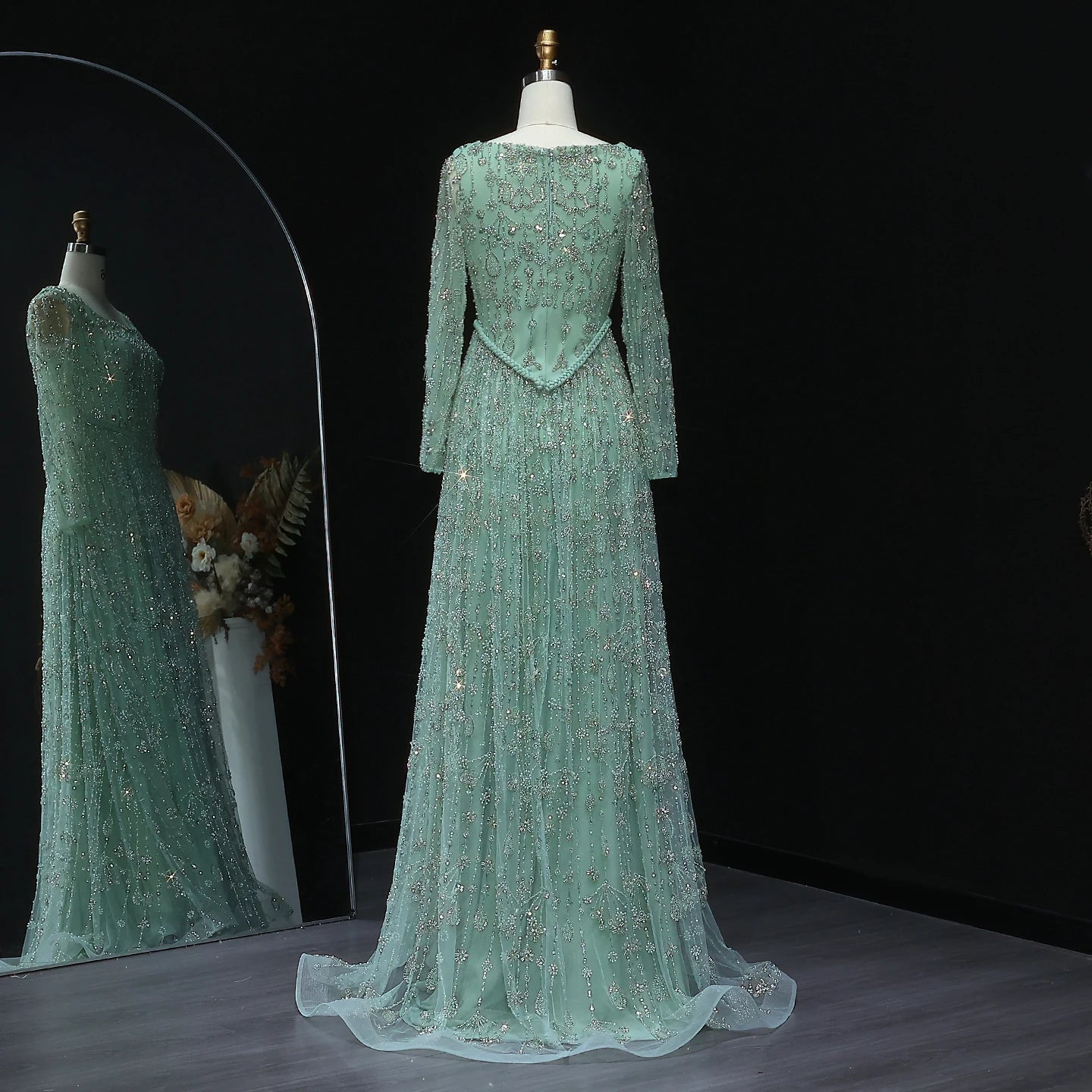 SElegant Sage Green Luxury Evening Dress for Women - American Thistle SElegant Sage Green Luxury Evening Dress for Women