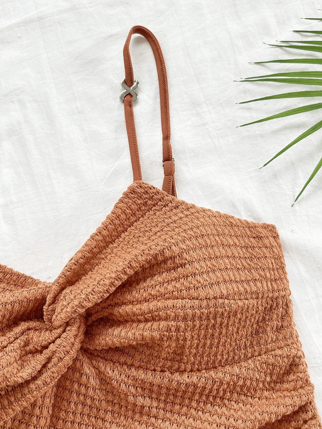 Spaghetti Strap Short Dress slimming, with ruffled edges - American Thistle Spaghetti Strap Short Dress slimming, with ruffled edges