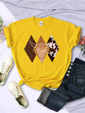 Woman's Short Sleeve T-Shirts Cowboy Style with Diamond Pattern Printed - American Thistle Woman's Short Sleeve T-Shirts Cowboy Style with Diamond Pattern Printed