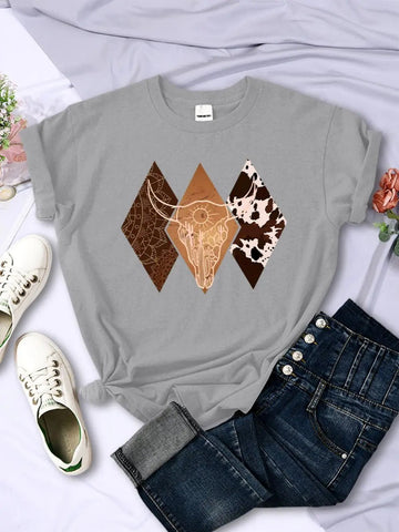Woman's Short Sleeve T-Shirts Cowboy Style with Diamond Pattern Printed - American Thistle Woman's Short Sleeve T-Shirts Cowboy Style with Diamond Pattern Printed