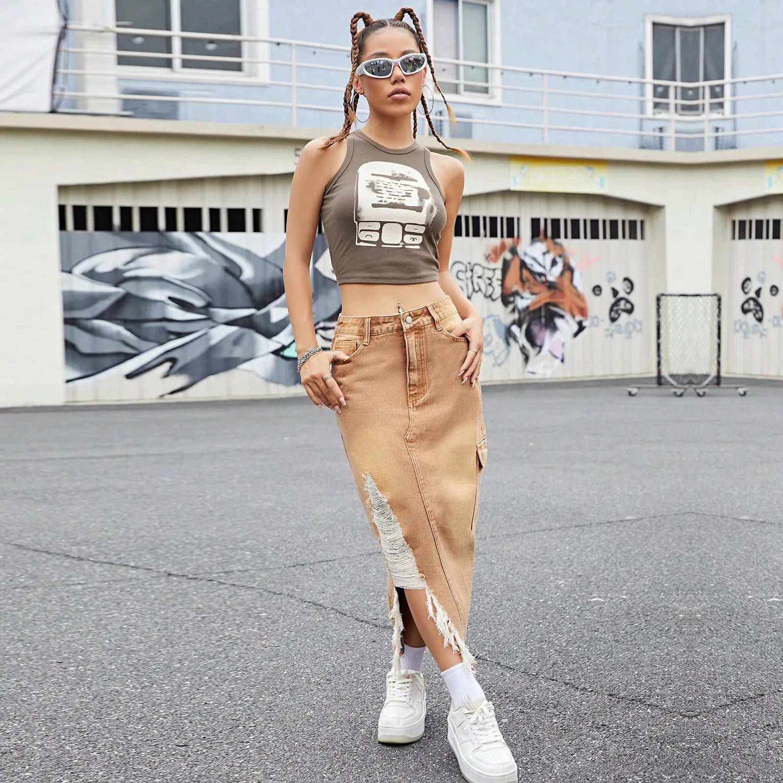 Women'S High - Waisted Denim Slim - Fit Skirt With Side Slits Tassels And Light Blue Raw Edges - American Thistle Women'S High - Waisted Denim Slim - Fit Skirt With Side Slits Tassels And Light Blue Raw Edges