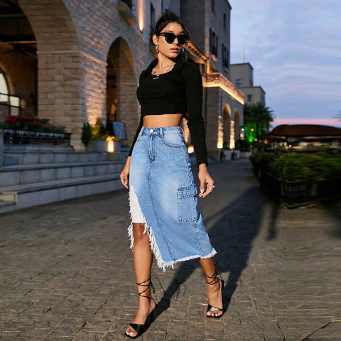 Women'S High - Waisted Denim Slim - Fit Skirt With Side Slits Tassels And Light Blue Raw Edges - American Thistle Women'S High - Waisted Denim Slim - Fit Skirt With Side Slits Tassels And Light Blue Raw Edges