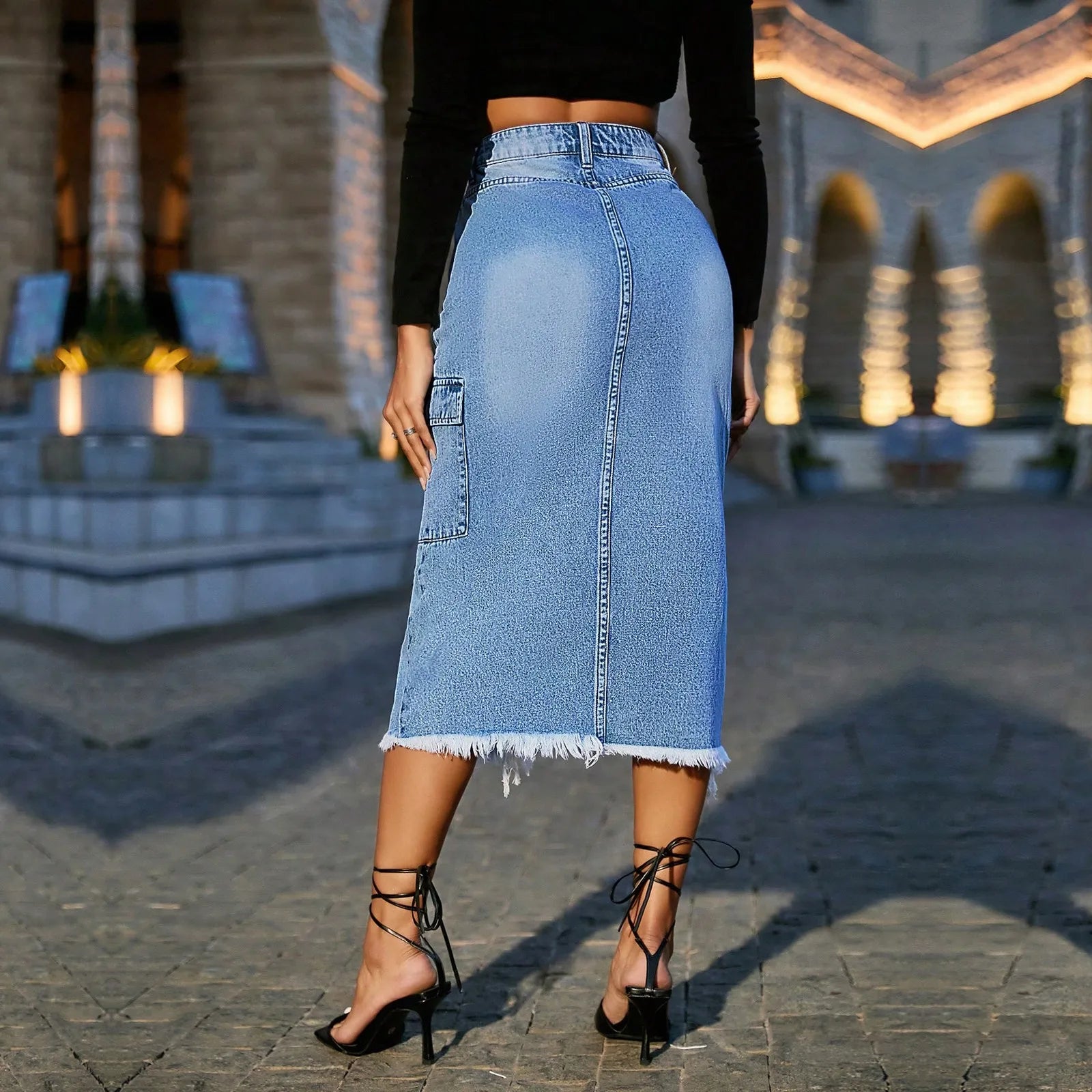 Women'S High - Waisted Denim Slim - Fit Skirt With Side Slits Tassels And Light Blue Raw Edges - American Thistle Women'S High - Waisted Denim Slim - Fit Skirt With Side Slits Tassels And Light Blue Raw Edges