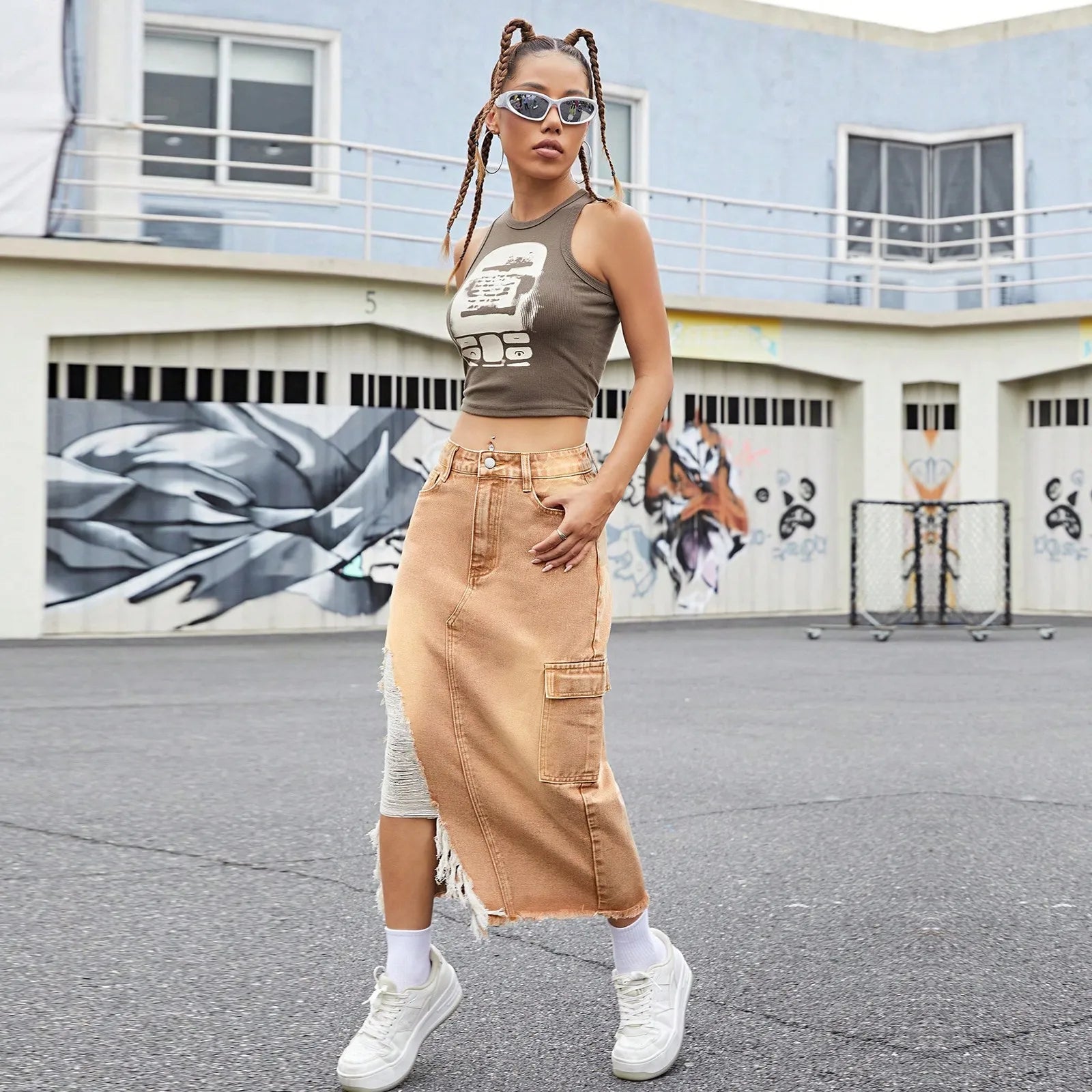 Women'S High - Waisted Denim Slim - Fit Skirt With Side Slits Tassels And Light Blue Raw Edges - American Thistle Women'S High - Waisted Denim Slim - Fit Skirt With Side Slits Tassels And Light Blue Raw Edges