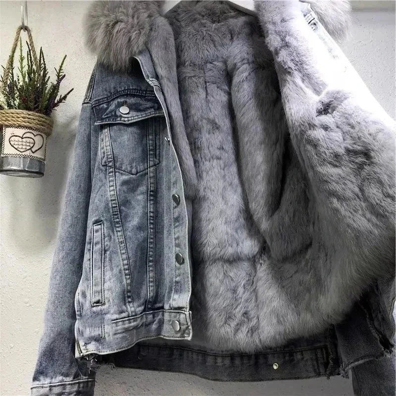 Women's Thick Denim Warm Jacket with Faux Fur Collar Denim Jacket - American Thistle Women's Thick Denim Warm Jacket with Faux Fur Collar Denim Jacket