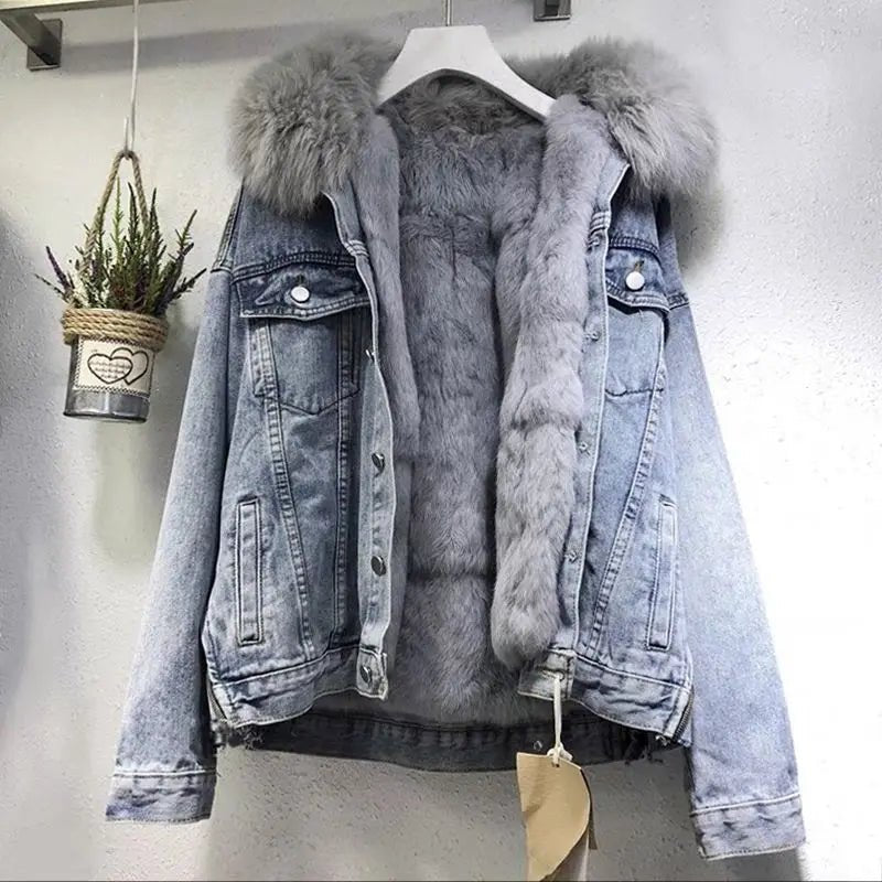 Women's Thick Denim Warm Jacket with Faux Fur Collar Denim Jacket - American Thistle Women's Thick Denim Warm Jacket with Faux Fur Collar Denim Jacket